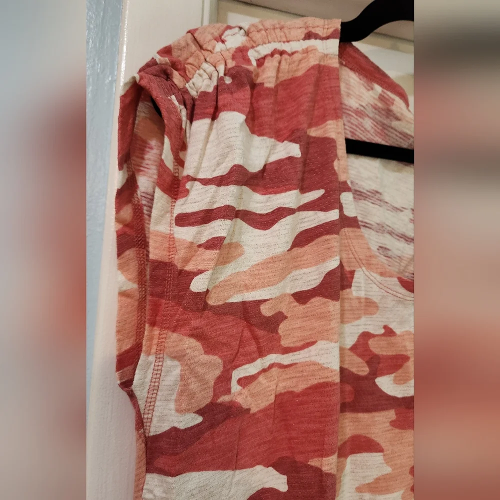 Women's Talbots Pink Camo Shirt, Size L - Picture 4 of 9